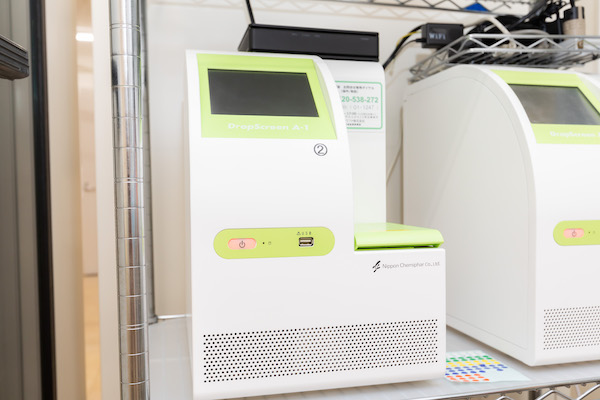 1. 痛みを最小限に抑えた指先採血