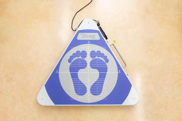 重心動揺計（めまい検査機器）