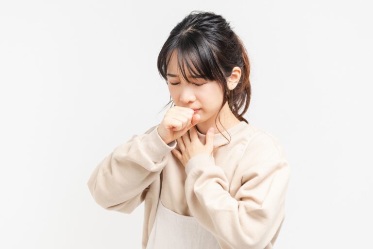 のどのイガイガや痰の意外な原因!胃酸逆流によるのどの違和感を耳鼻科専門医が解説